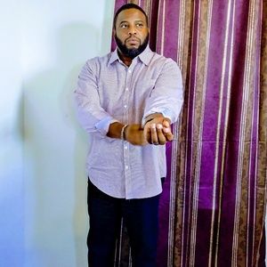 Meet your Posher, Clarence